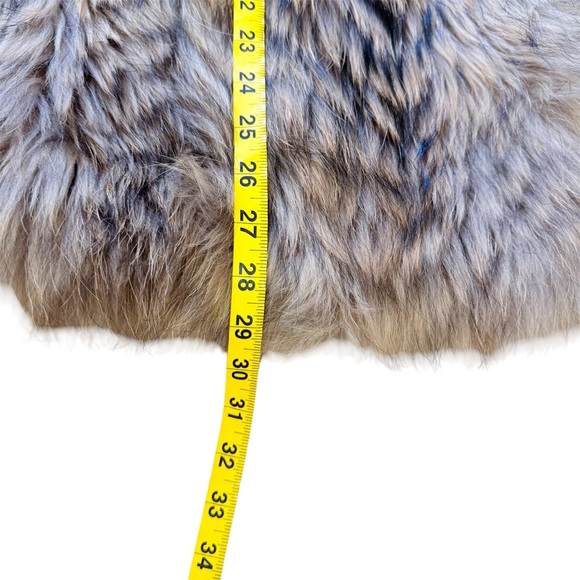 Vintage luxurious Genuine Fur Coat in shades of brown tan and cream - Picture 7 of 15